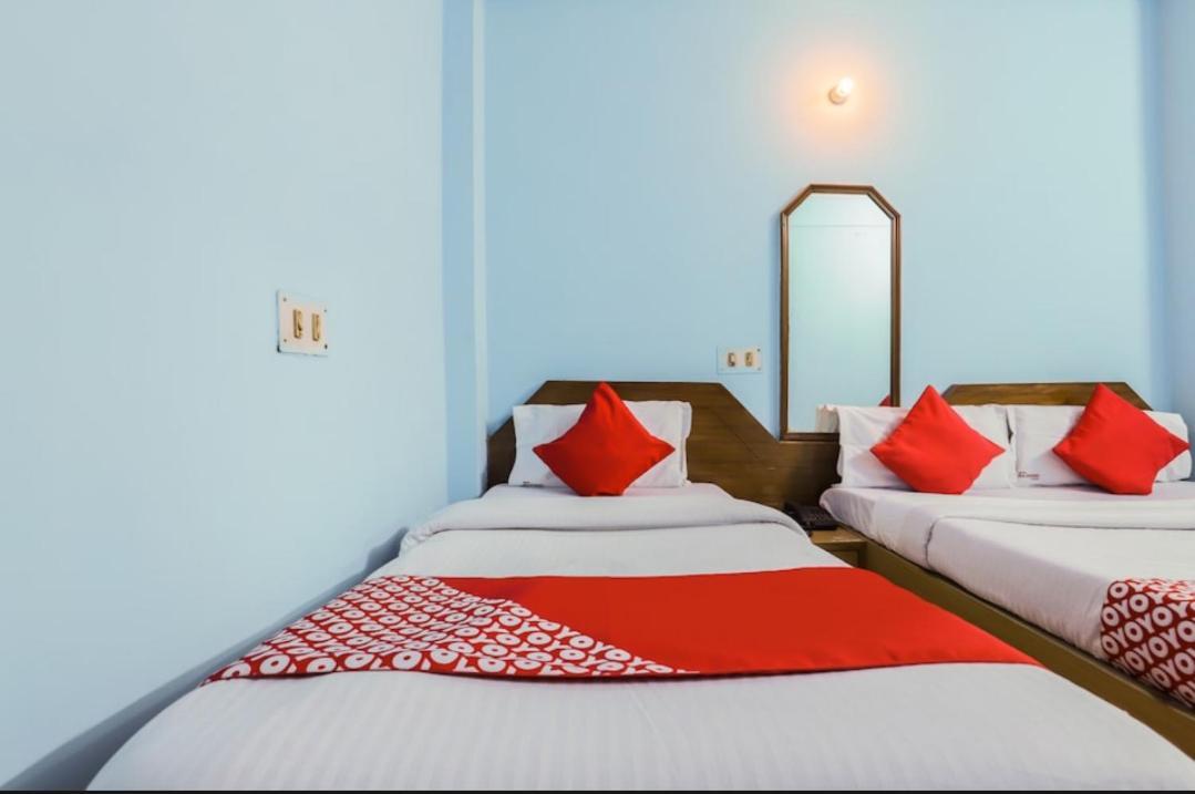 Hotel Raj Hans Dx New Delhi Exterior photo